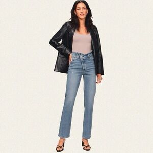 Abercrombie & Fitch Curve Love The 90s Straight Ultra High Rise Jean